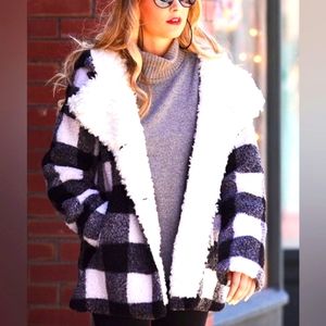 🔴STEVE MADDEN Black /White Buffalo Check Teddy Coat plushie fleece